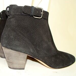 NEW! AQUATALIA BLACK SUEDE ANKLE BOOTS BUCKLE SIZE 9.5M     DB3